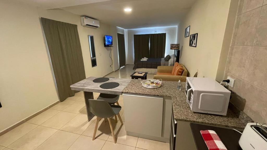 Hermoso Departamento En Avenida Heras, Chaco Apartment
